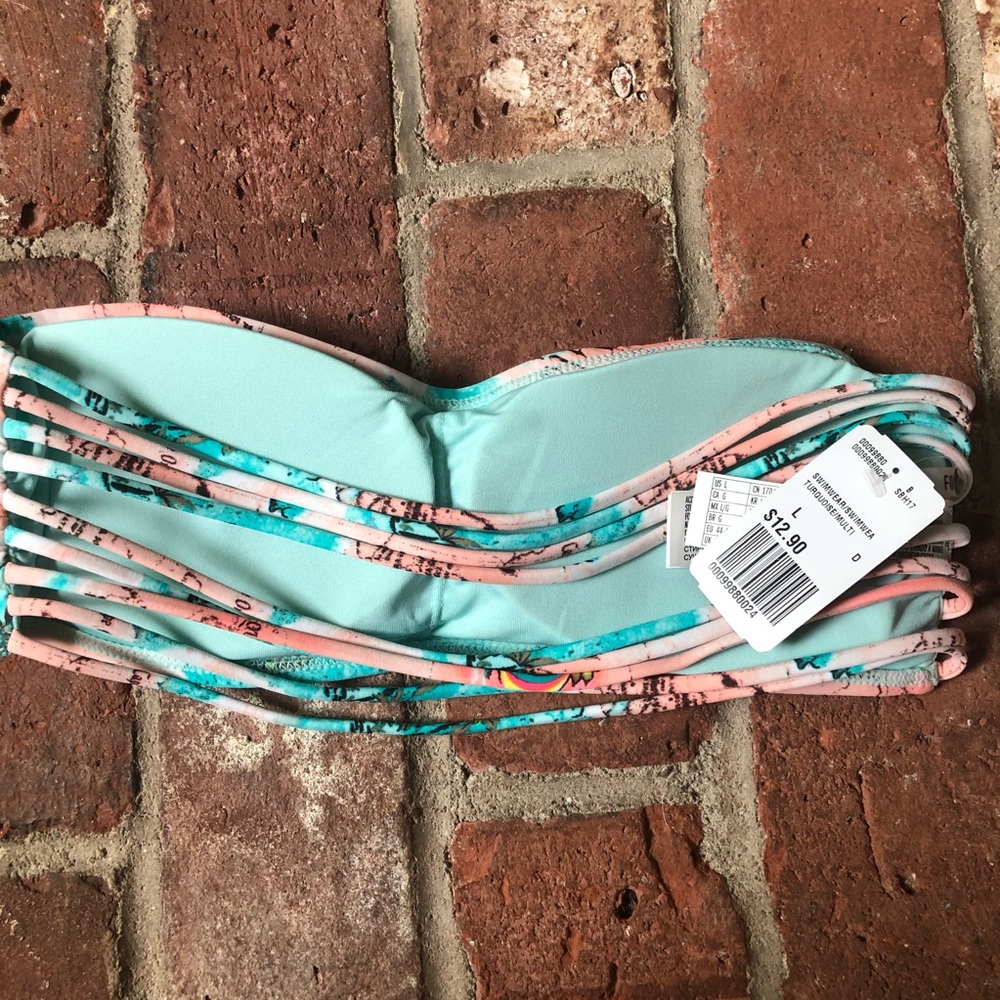 Bikini top bundle - Picture 3 of 3